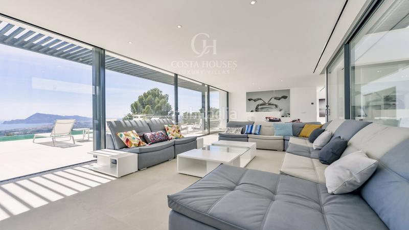 Foto 483cbc69-a534-48e2-8b32-069087111c9e. Chalet villa althea arquitectura moderna con piscina infinita y vistas al mar en Altea