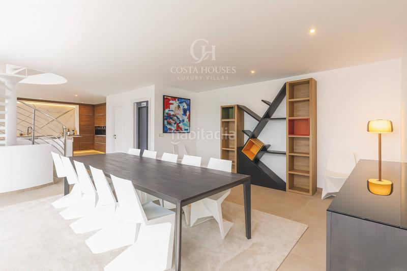 Foto 66f5704b-0ba1-4d4c-a4ed-d8be77f383ee. Chalet villa althea arquitectura moderna con piscina infinita y vistas al mar en Altea