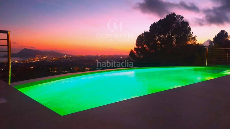 Foto 747d2fd2-08e8-4831-9c64-db977b7094f1. Chalet villa althea arquitectura moderna con piscina infinita y vistas al mar en Altea