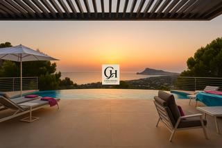 Chalet à Altea la Vella. Villa althea  arquitectura moderna con piscina infinita y vistas