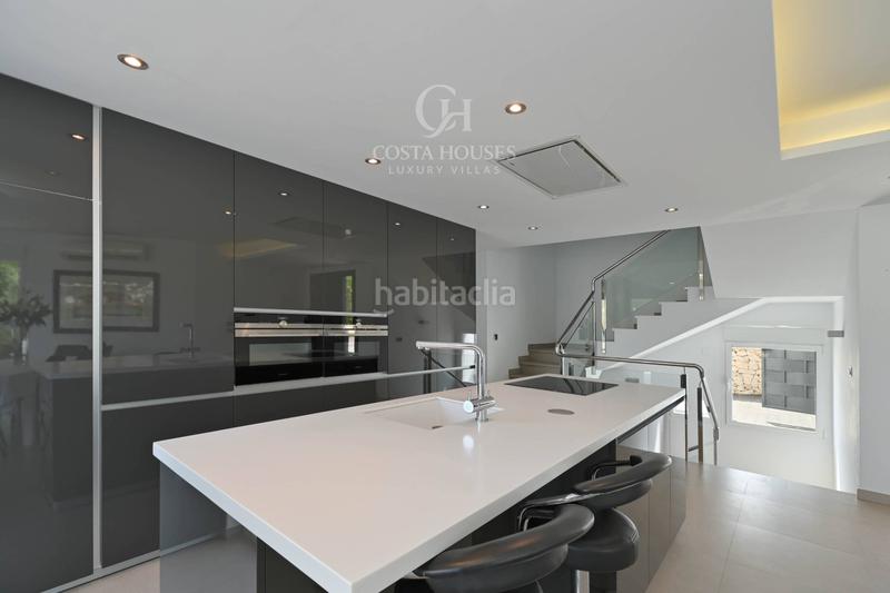 Foto bb42c67e-7491-4eae-b856-ec0519694dc7. Chalet villa moderna en venta teulada, alicante en Moraira