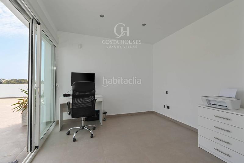 Foto c55e780c-ecf6-4902-a2d8-9c5452607ed6. Chalet villa moderna en venta teulada, alicante en Moraira