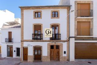 Maison à Centro Ciudad. Casa de pueblo reformada en venta en el casco antiguo de javea