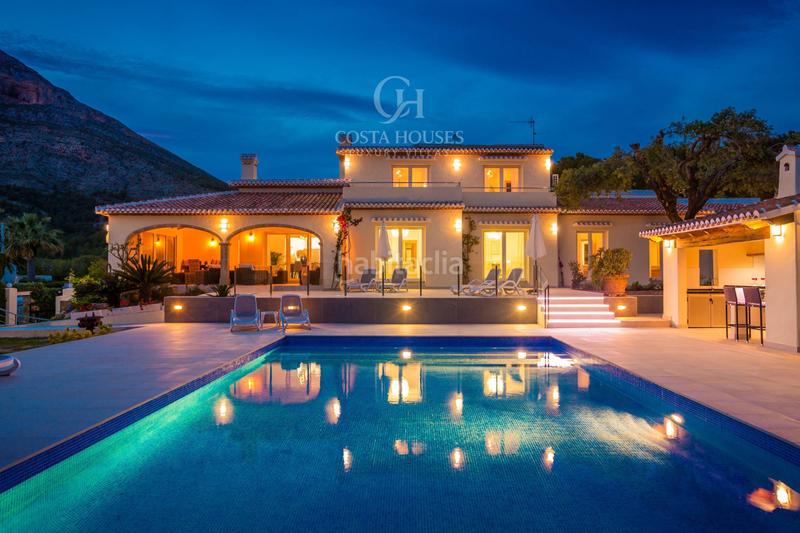 Foto 37864cd4-612c-40f0-8cba-2532c791e9bf. Chalet mit heizung parking pool in Partida Tosal - Zona dels Castellans Xàbia