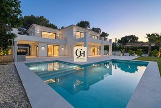 Chalet en Pinar de Advocat-Cometa. Villa elegance  residencia mediterranea contemporanea en pla del