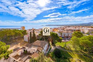 Terreny residencial a Puerto. Parcela urbana mezquida  oportunidad de desarrollo junto al puer