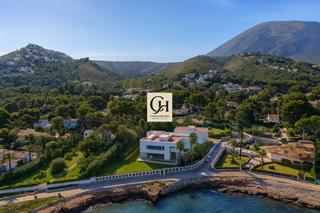 Chalet en Las Rotas / Les Rotes. Villa tauro  arquitectura escultórica frente al mediterráneo  dé