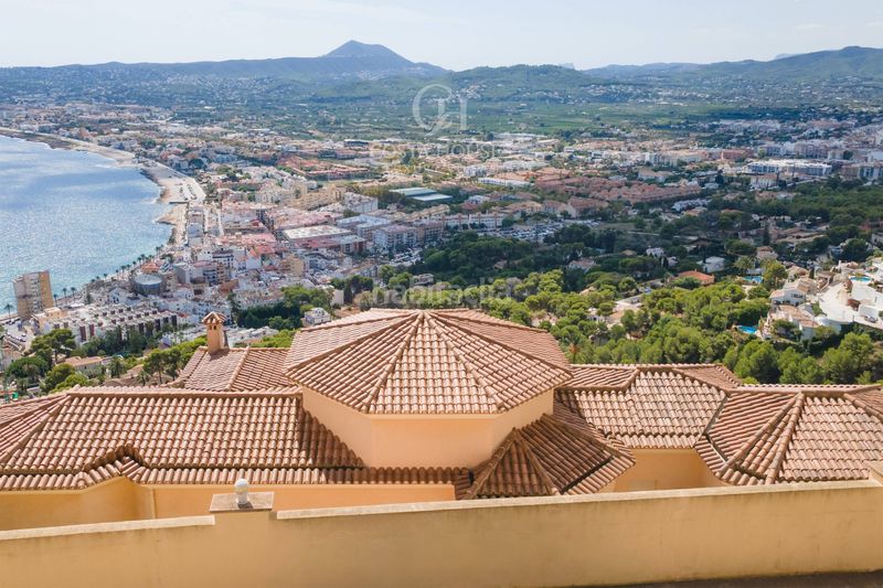 Foto a7a185e1-a08e-45b1-87ee-de227b96d337. Xalet amb calefacció aparcament piscina a Puerto Xàbia