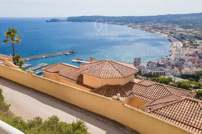 Foto d63bd440-7b86-4398-b0e3-57c8375b3657. Xalet amb calefacció aparcament piscina a Puerto Xàbia