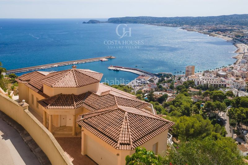 Foto d883fc73-24fa-45f0-ba2b-8216f0a3739e. Xalet amb calefacció aparcament piscina a Puerto Xàbia