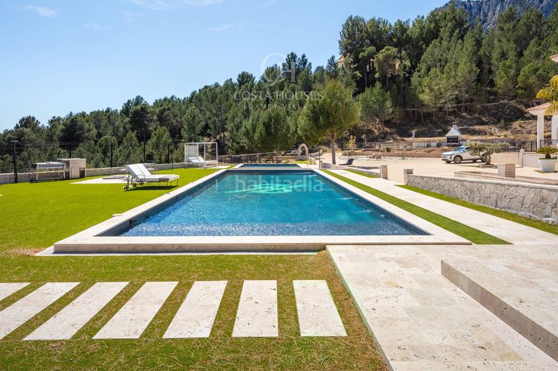 Foto 0e338382-b259-4d49-b546-21204e798daa. Xalet amb calefacció aparcament piscina a Benimantell