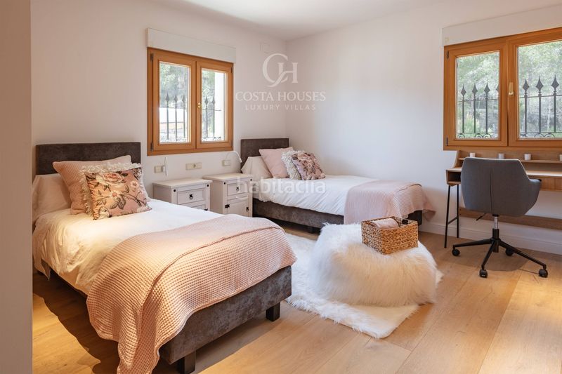 Foto 89916fca-014b-44d5-aa2d-1ccc1a3fe1d0. Xalet amb calefacció aparcament piscina a Benimantell
