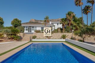 Xalet a Benicolada - Las Adelfas. Villa ifach horizon  villa mediterránea con casa de invitados y