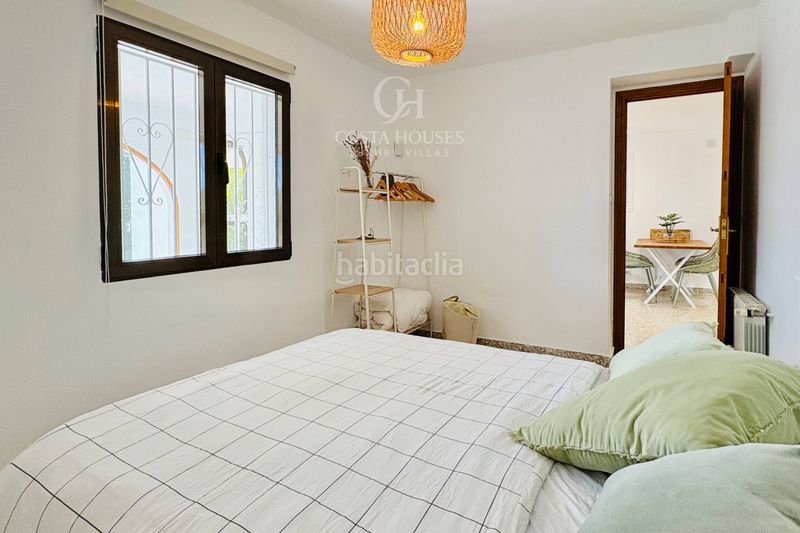 Foto ba8cec3e-26c6-4af7-b147-94a2d0f0726b. Xalet amb calefacció aparcament piscina a Cala Advocat-Baladrar Benissa