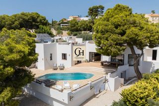 Chalet à Portichol-Balcón al Mar. Villa solenne  luz, mar y vida mediterranea con apartamento inde