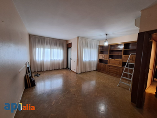 Pis  De lalcalde mart figueras i castillo. Piso en venta en esplugues de ll. centro