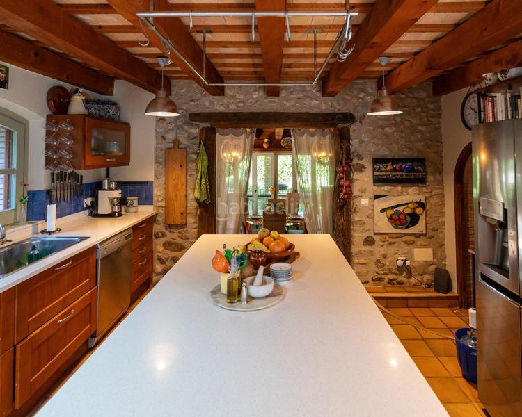 Foto 0207b3eb-02e1-42cc-8181-731e47ebaf81. Masia amb calefacció aparcament piscina a Esponellà