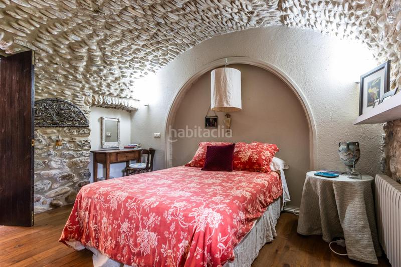 Foto 53094472-b634-494f-8724-3bcc54b5b1bd. Masia amb calefacció aparcament piscina a Esponellà