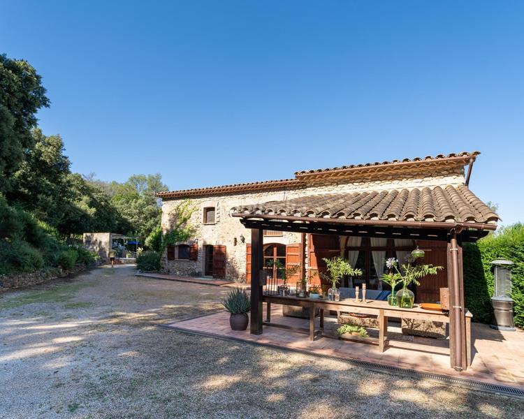 Foto eb7d40c8-8596-4232-a101-0365ad92efbe. Masia amb calefacció aparcament piscina a Esponellà