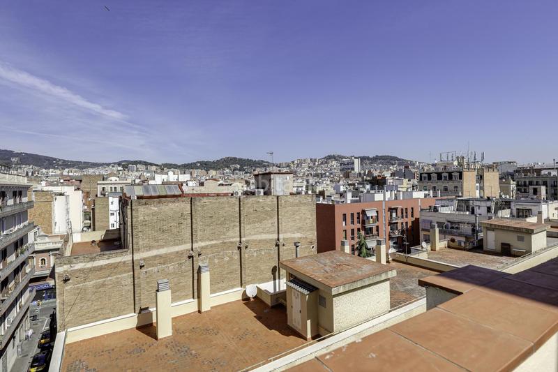 Foto 00f7aaf5-d54d-4045-a08d-b4c00efc1763. Alquiler estudio encantador estudio en planta ático a estrenar en gracia en Barcelona