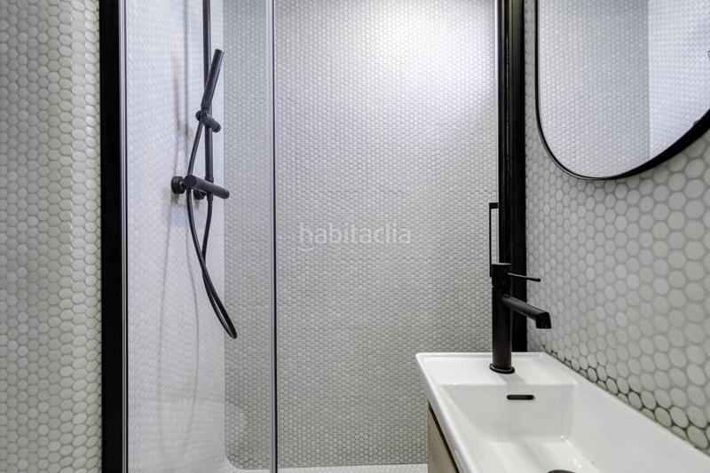 Foto d88ee740-0e2f-4dd7-b817-91752dbde69b. Alquiler estudio encantador estudio en planta ático a estrenar en gracia en Barcelona