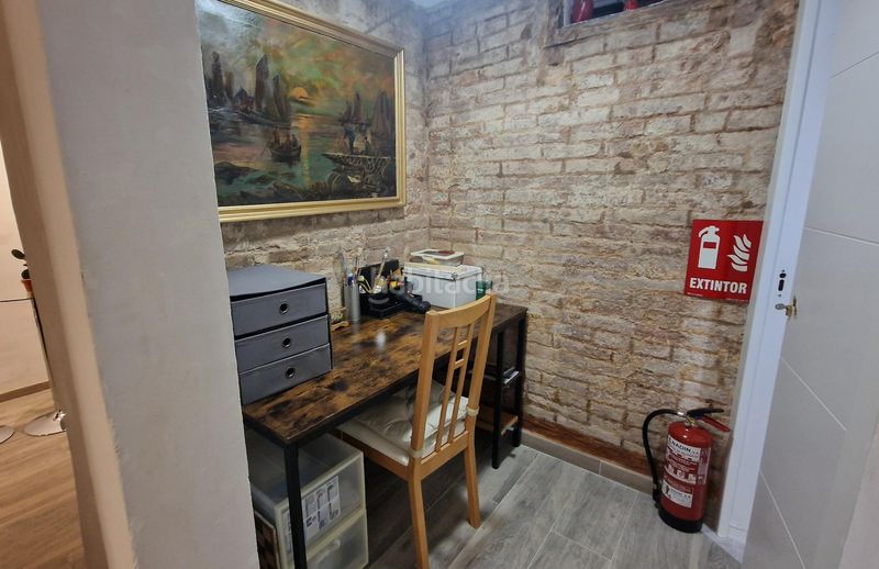 Foto f01f6967-2d63-44eb-8e6f-43323ed3a36d. Edifici a Raval Barcelona