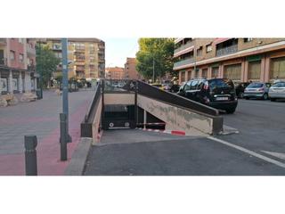 Aparcament cotxe  Avenida de carlos iii. En venta en la reconquista-santa teresa