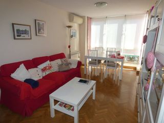 Rent Apartment  Calle covarrubias. Apartamento en alquiler en avenida de europa