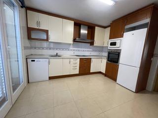 Miete Doppelhaus in Rodrigo de la fuente 27. Chalet pareado en alquiler en valparaísola legua45005
