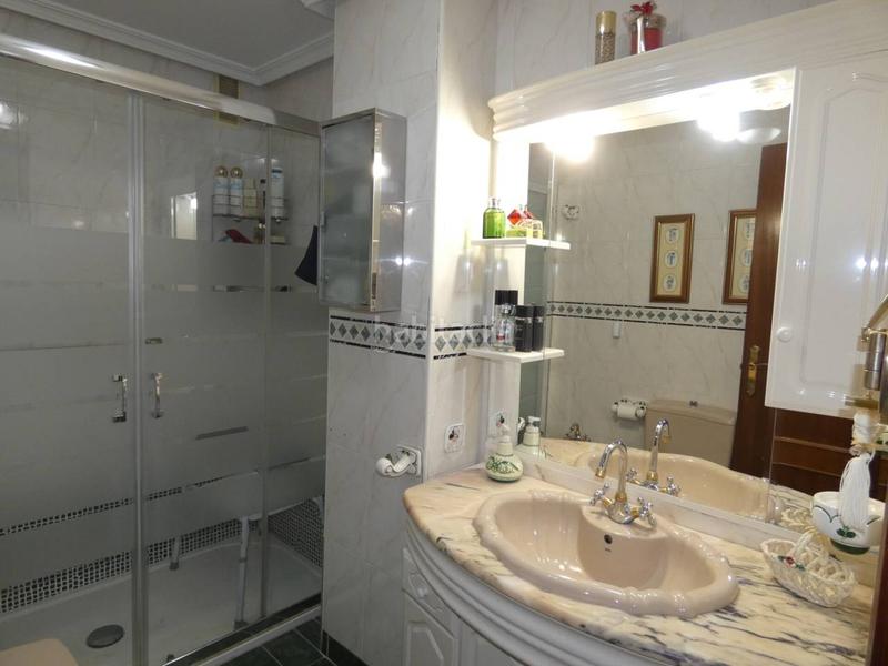 Foto ae455e8c-ebdd-4fb3-8b89-a3e9ca2a1f70. Duplex avec chauffage parking dans Avenida Europa-San Antón Toledo