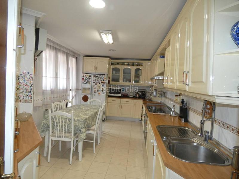 Foto c098571a-f90e-4d7e-82d3-25e81f450052. Duplex avec chauffage parking dans Avenida Europa-San Antón Toledo