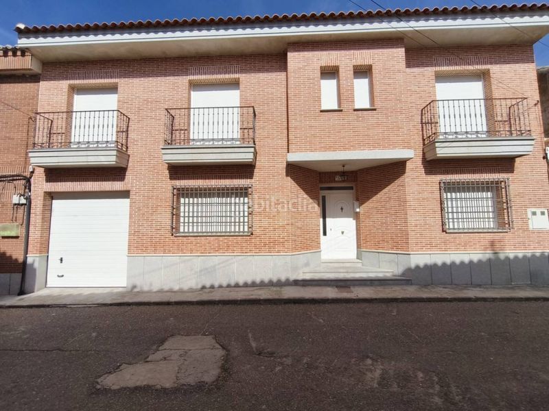 Foto 847dc5c5-85d5-466b-ae34-0ef9b195cb54. Casa a calle quirós 5 a Ajofrín