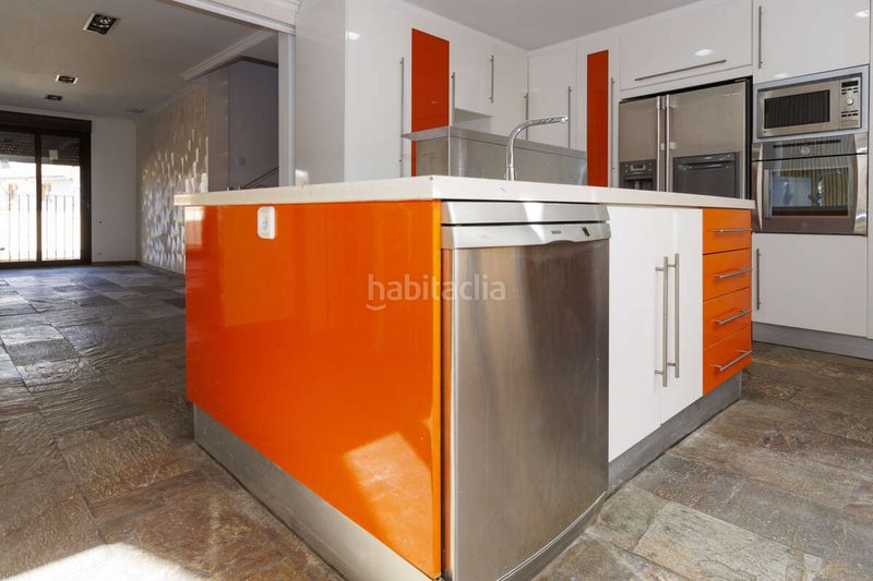 Foto ef53bc29-73fa-4657-ab11-b9148dd4d2fc. Casa amb aparcament a Catarroja