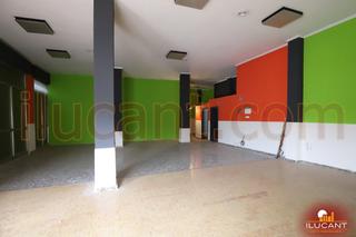 Local Comercial a Los Ángeles. Local en chaflan a 2 calles. 152 m2, 4.50 altura