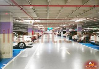 Parking voiture à Mercado