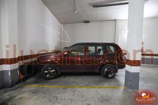 Car parking in Los Ángeles