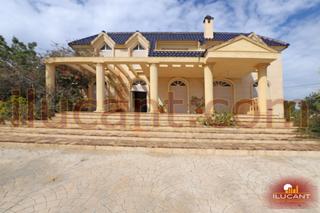 Xalet a Campello Pueblo. Espectacular chalet de entre muchamiel y san vicente exclusivida