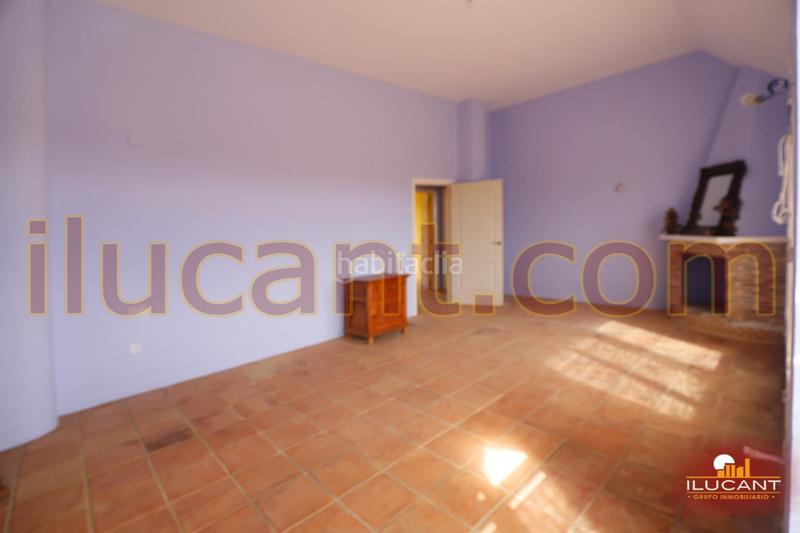 Foto 7850c181-0f9c-4b38-b2fc-066ce0c1e65e. Xalet amb aparcament a Campello Pueblo Campello (el)