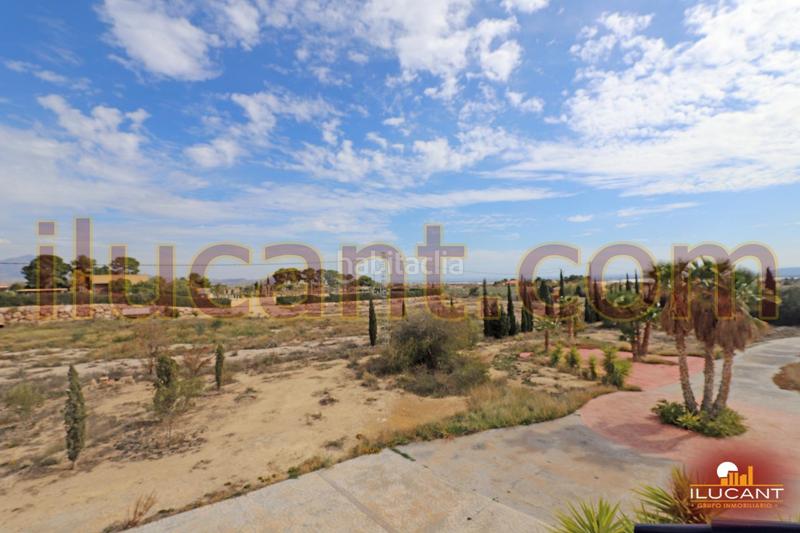 Foto a7f200c6-28d0-436a-b80d-8d59380659d2. Xalet amb aparcament a Campello Pueblo Campello (el)