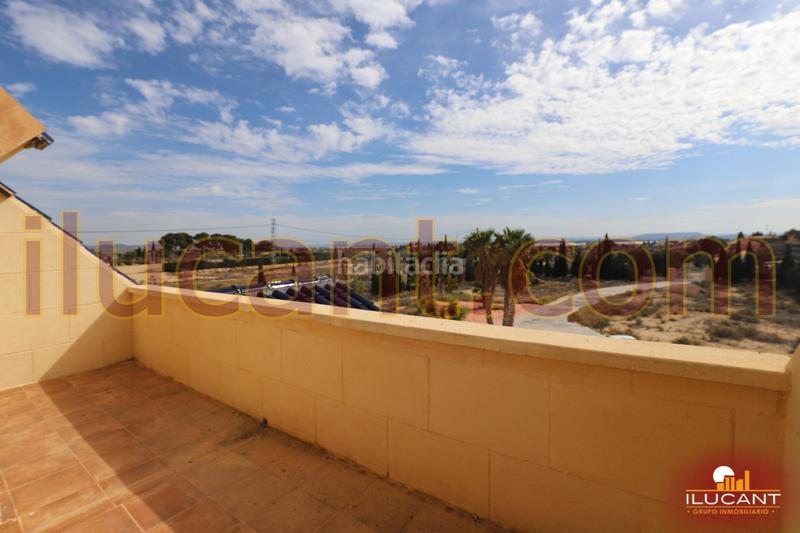Foto e0be1d33-c62f-4c3d-9902-4a69f3b3183c. Xalet amb aparcament a Campello Pueblo Campello (el)