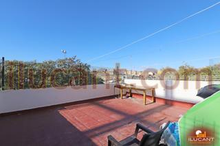 Appartement à San Agustín. Propiedad junto a mercadillo de teulada. patio 60 m2. requiere r