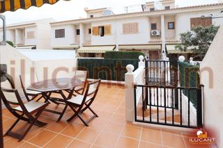Casa a Monte Faro-Altomar II. Bungalow en gran alacant, avda. mediterráneo  luminoso, con solá