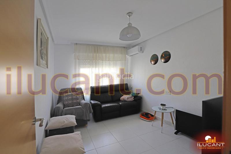 Foto c25ffdb2-1593-43d8-bd53-47832d4e053a. Piso en Campello Pueblo Campello (el)