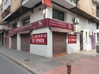 Local commercial à Avenida novelda 88. Venta por trasladooficina funcionando 16 añosesquina con gran pa