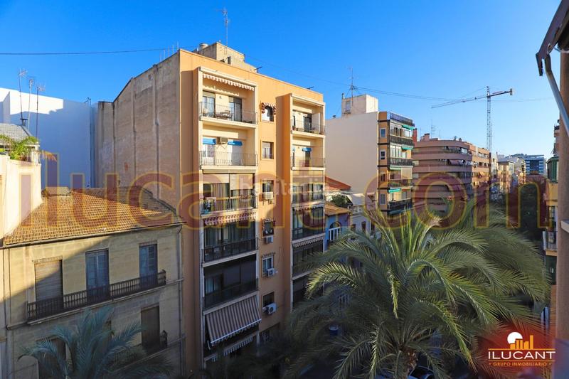 Foto 348dbf65-c615-4356-ab2b-f4d57d74f845. Piso en Mercado Alicante