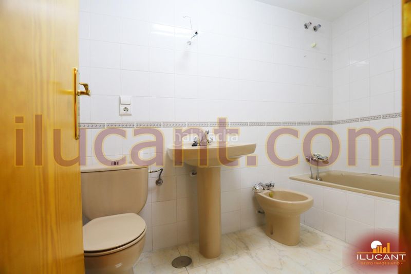 Foto a0ff241b-e492-46e6-8b04-733b77de7af9. Pis a Mercado Alicante