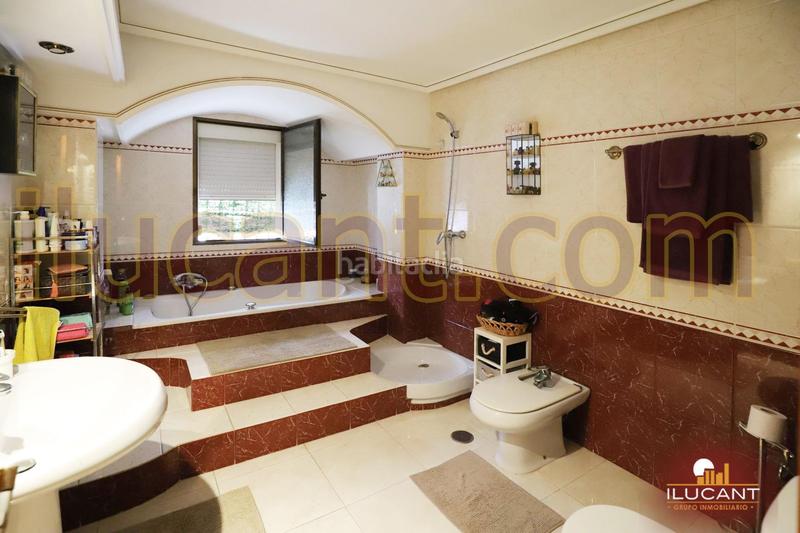 Foto 4a179f26-9f08-47ec-85b1-db3f716b9d03. Chalet espectacular chalet, urbano, 3 plantas, piscina. urb. La Huerta. en Mutxamel