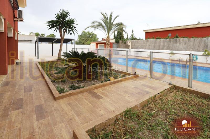 Foto 755b0f97-ea44-423d-92c5-d5cf443e094a. Chalet espectacular chalet, urbano, 3 plantas, piscina. urb. La Huerta. en Mutxamel