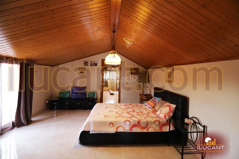 Foto a5d82959-c5e1-43aa-a2a6-05f187b087bc. Chalet espectacular chalet, urbano, 3 plantas, piscina. urb. La Huerta. en Mutxamel
