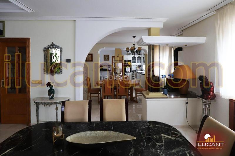 Foto d9d28655-68be-4373-8611-ce32ff55d407. Chalet espectacular chalet, urbano, 3 plantas, piscina. urb. La Huerta. en Mutxamel